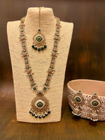 Deena Rani Haar Necklace Set in Green